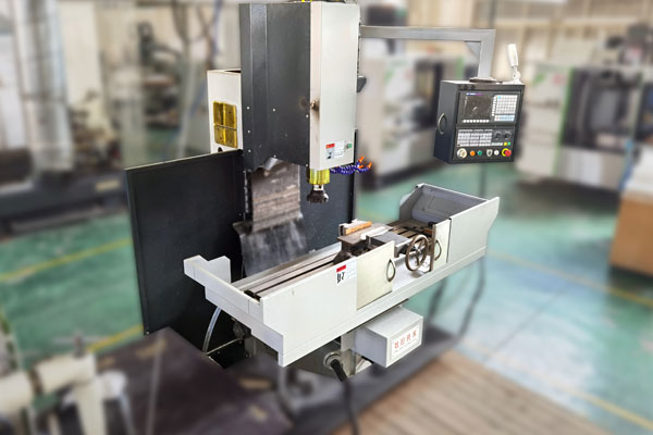 Semi-automatic Lathe
